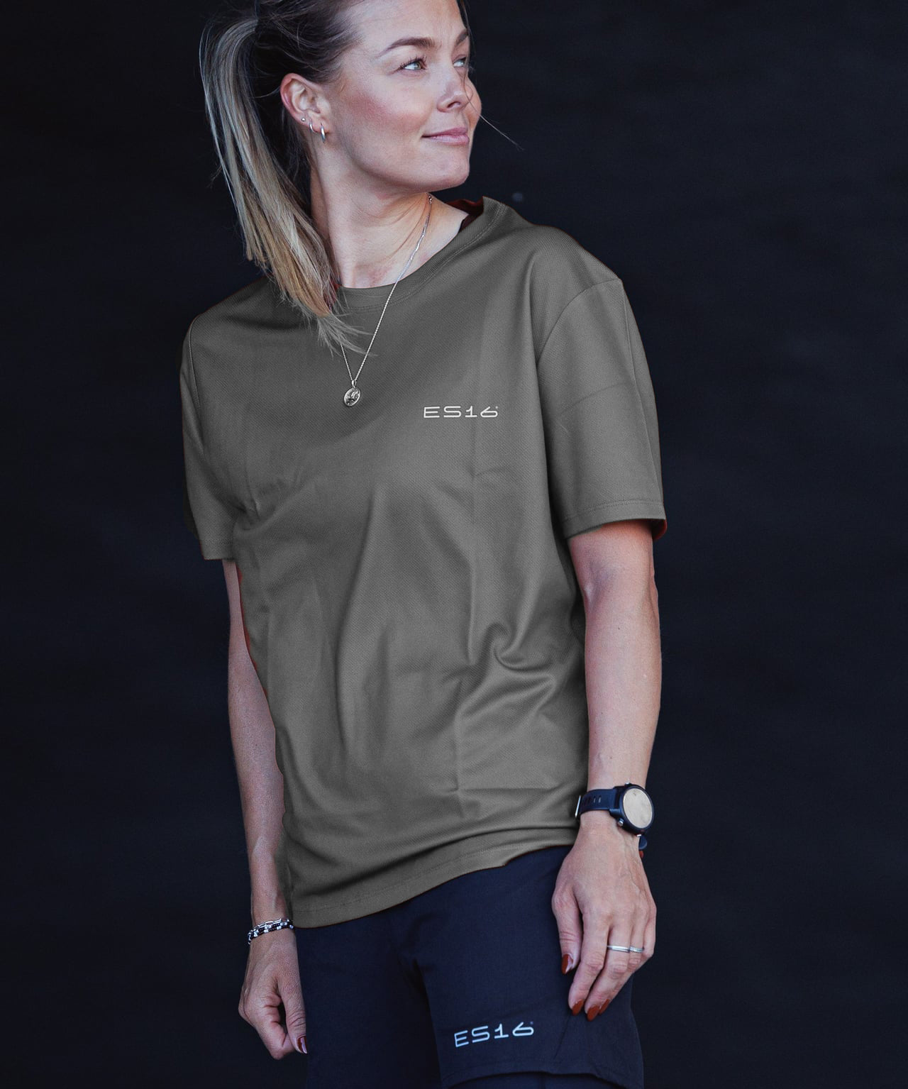 ES16 Basic-T-Shirt - Grau.